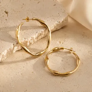 Foto de producto: aros dorados orgánicos (Doria, tienda ficticia)